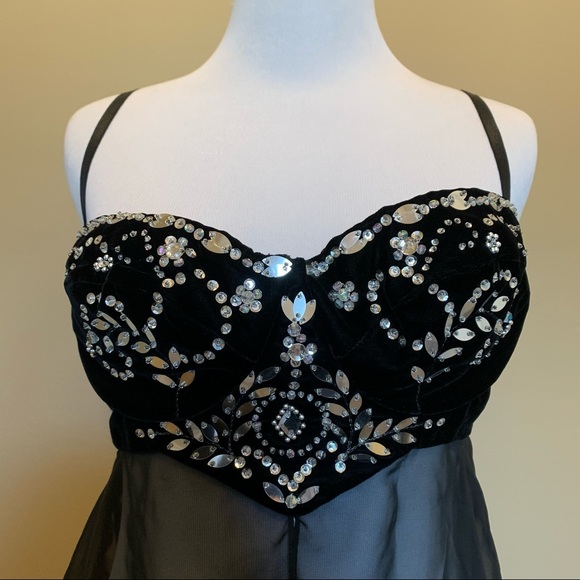 VS Sexy Little Things Showgirl Costume Lingerie - Picture 6 of 10